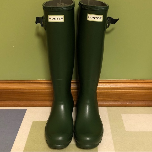 HUNTER Matte Green Tall Norris Field Boot - Picture 2 of 8